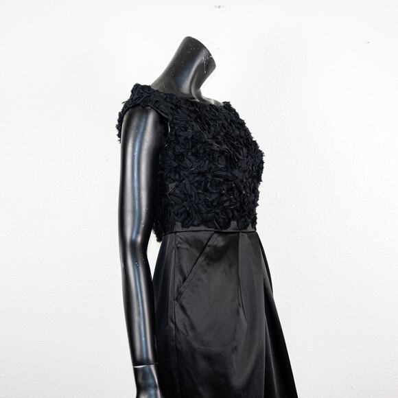 ST. JOHN Women's Rosette Cocktail Dress in black size 4 - Picture 10 of 11